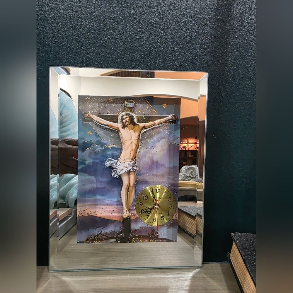 Vtg Framed Mirror Light Up Crucifixion of Jesus Christ Pic With Clock 9x7x1.5